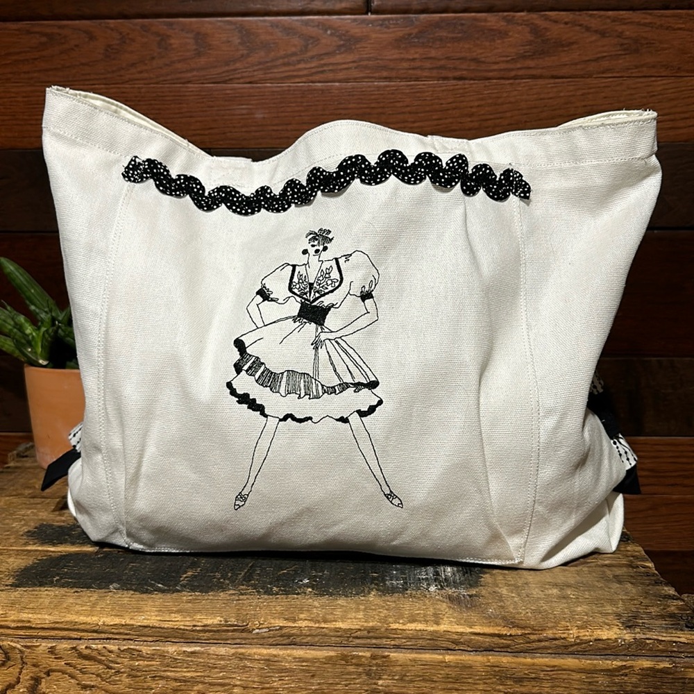 No Brand Tag Large Black and White Ruffled Graphic Cotton Tote Bag